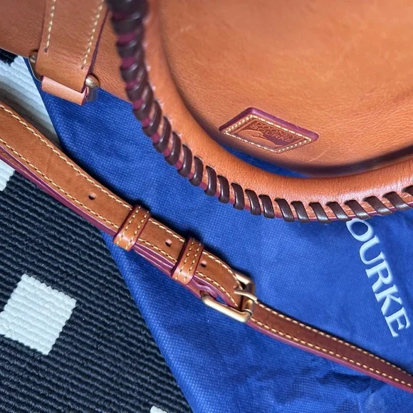 COPY - Dooney and Bourke Sorrento satchel - Picture 13 of 14